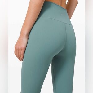 Lululemon Wunder Under High-Rise 1/2 Tight Full-On Luxtreme 17"